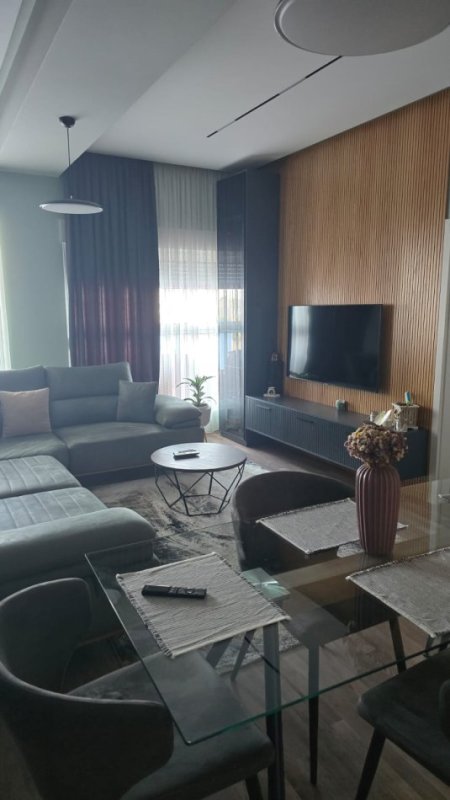 Tirane, shitet apartament 1+1 , 78 m² 160.000 €