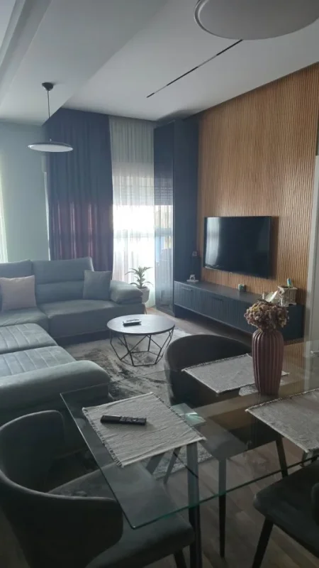 Tirane, shitet apartament 1+1 , 78 m² 160.000 €