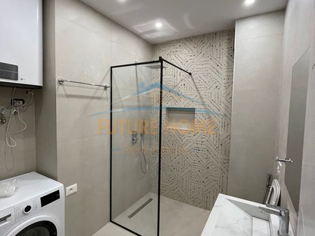 Tirane, jepet me qera apartament 2+1 Kati 2, 98 m² 800 € 