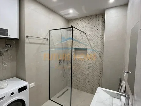 Tirane, jepet me qera apartament 2+1 Kati 2, 98 m² 800 € 