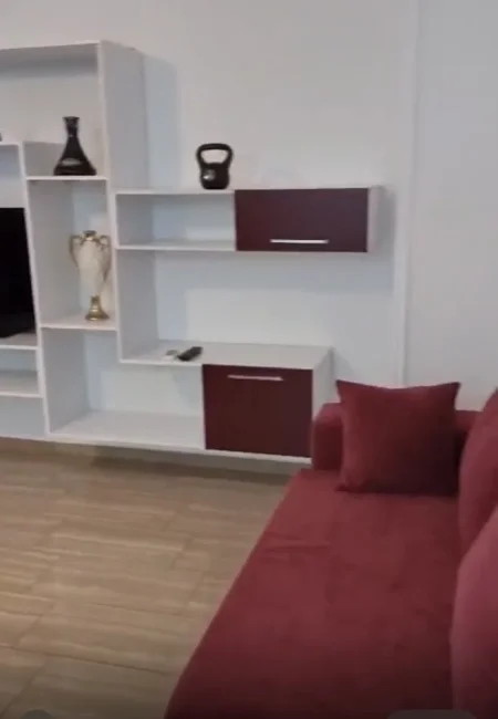 Tirane, jap me qera apartament 3+1 Kati 4, 120 m² 800 € 