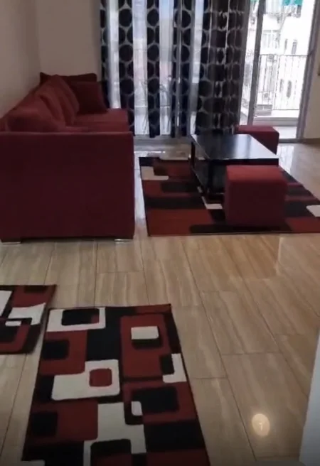 Tirane, jap me qera apartament 3+1 Kati 4, 120 m² 800 € 