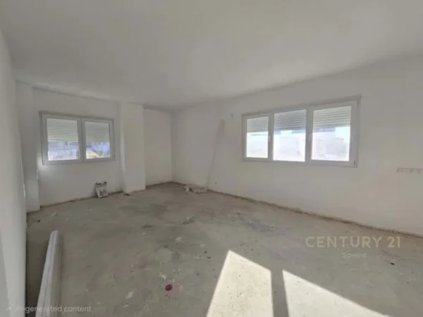 Tirane, jepet me qera zyre Kati 2, 136 m² 1.200 € (Pazari i ri)