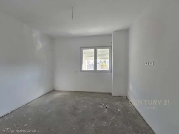 Tirane, jepet me qera zyre Kati 2, 136 m² 1.200 € (Pazari i ri)