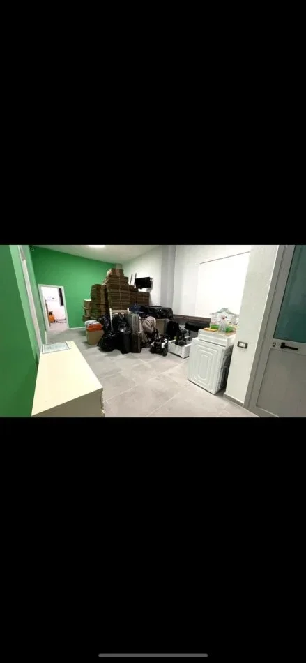 Tirane, jepet me qera ambjent biznesi Kati 0, 105 m² 550 € (Rruga Sabaudin Gabrani)