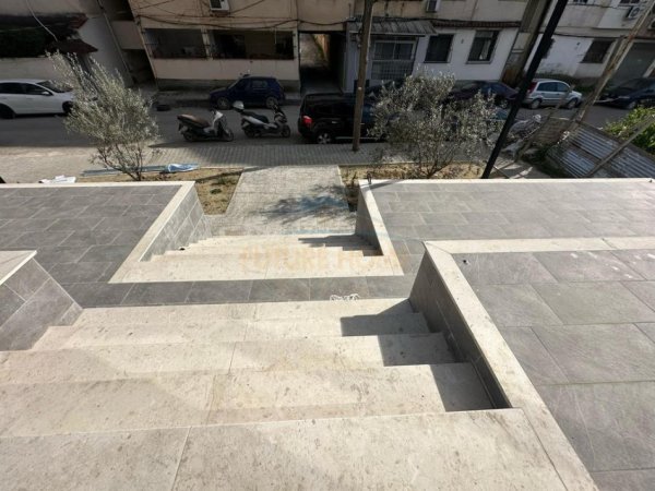 Tirane, jepet me qera 1 Katshe Kati 0, 82 m² 1.000 € 