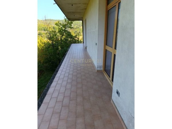 Tirane, shitet Vile 3 Katshe Kati 3, 1.542 m² 400.000 € (Ibe , Tirane)