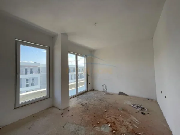 Tirane, shitet apartament 2+1 Kati 8, 128 m² 141.185 € (Univers City)
