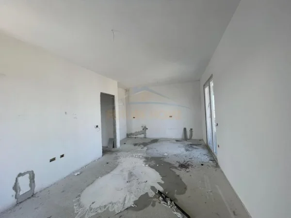 Tirane, shitet apartament 2+1 Kati 8, 128 m² 141.185 € (Univers City)