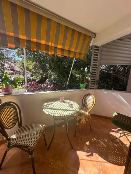 Tirane, shitet apartament 3+1+Ballkon Kati 2, 110 m² (Rruga Muhamet Gjollesha)