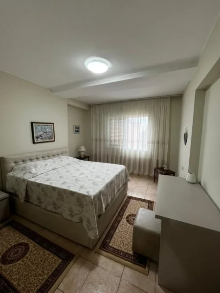 Tirane, jepet me qera apartament 2+1+Aneks+Ballkon Kati 4, 106 m² 800 € (SHESHI WILLSON)
