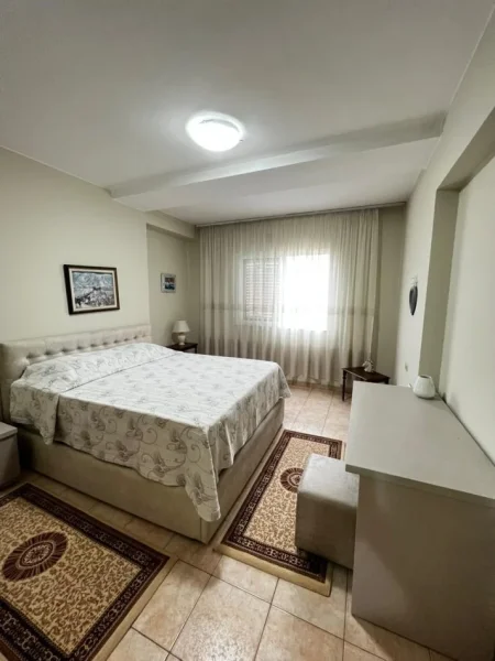 Tirane, jepet me qera apartament 2+1+Aneks+Ballkon Kati 4, 106 m² 800 € (SHESHI WILLSON)
