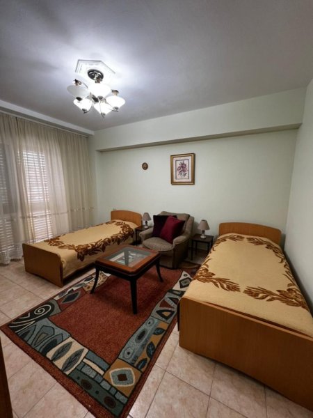 Tirane, jepet me qera apartament 2+1+Aneks+Ballkon Kati 4, 106 m² 800 € (SHESHI WILLSON)