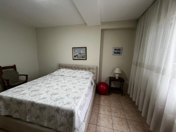 Tirane, jepet me qera apartament 2+1+Aneks+Ballkon Kati 4, 106 m² 800 € (SHESHI WILLSON)