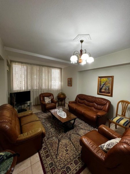 Tirane, jepet me qera apartament 2+1+Aneks+Ballkon Kati 4, 106 m² 800 € (SHESHI WILLSON)