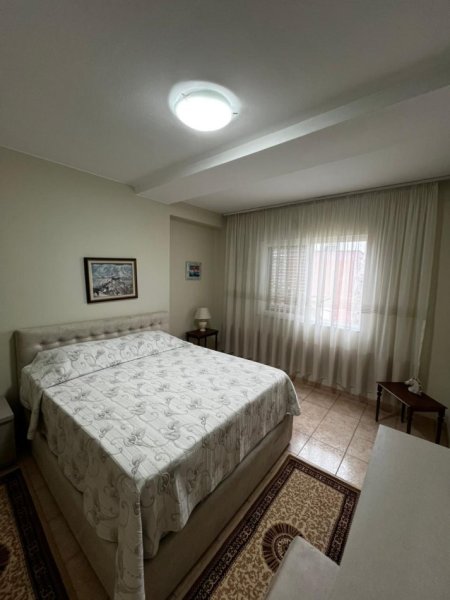 Tirane, jepet me qera apartament 2+1+Aneks+Ballkon Kati 4, 106 m² 800 € (SHESHI WILLSON)