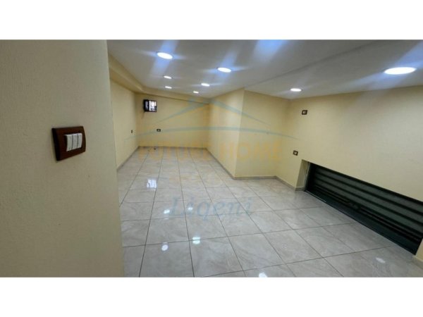Tirane, jepet me qera ambjent biznesi Kati 0, 30 m² 470 € (Rruga e Durrsit)