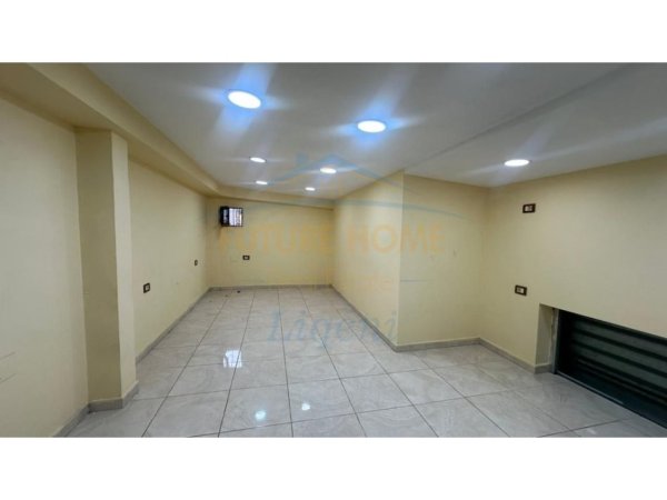 Tirane, jepet me qera ambjent biznesi Kati 0, 30 m² 470 € (Rruga e Durrsit)