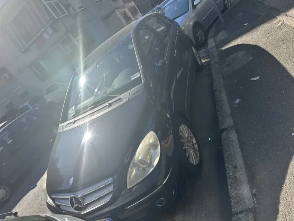 Tirane, shitet makine Nafte, e zeze automatik Kondicioner 4.500 €