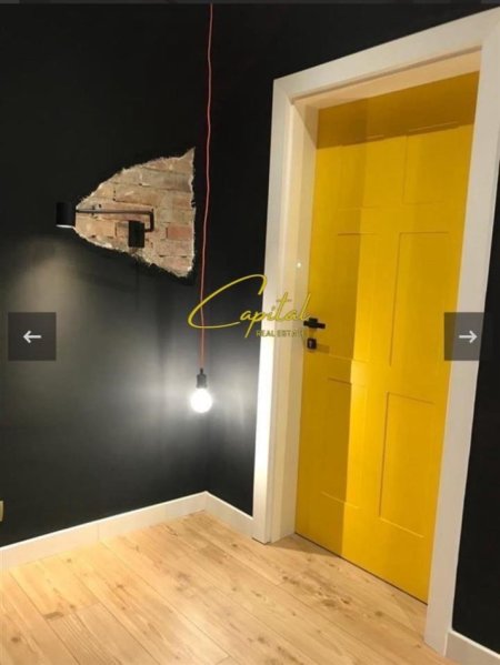 Tirane, jepet me qera zyre Kati 1, 112 m² 1.000 € (RRUGA E DURRESIT)