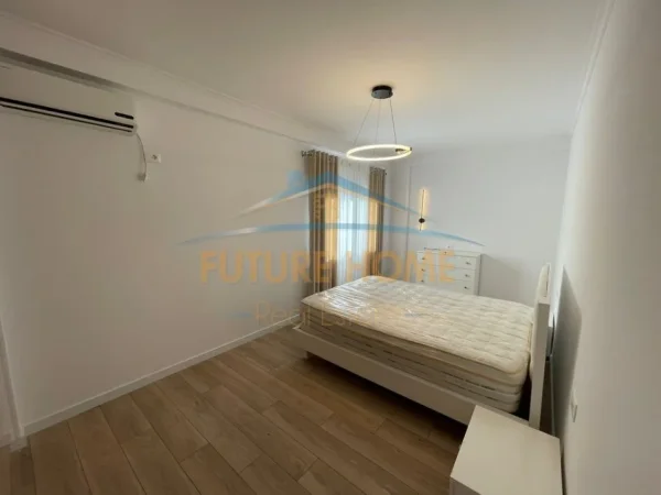 Tirane, jepet me qera apartament 2+1+Ballkon , 87 m² 800 € 