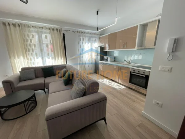 Tirane, jepet me qera apartament 2+1+Ballkon , 87 m² 800 € 