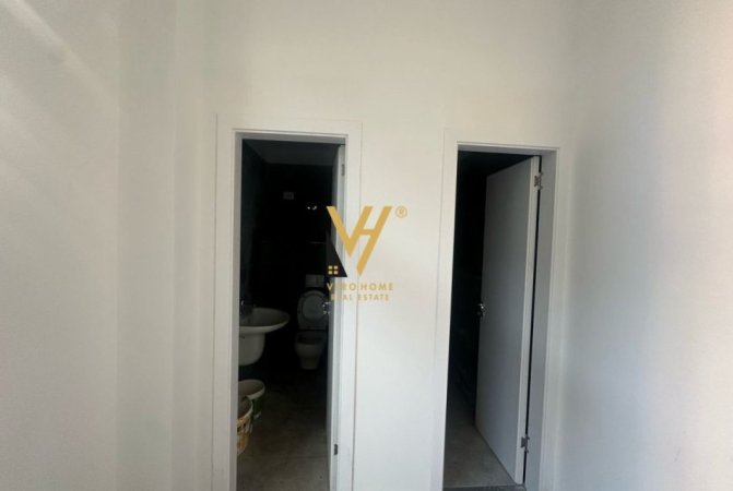 Tirane, jepet me qera ambjent biznesi Kati 0, 65 m² 1.200 € (ALI DEMI)
