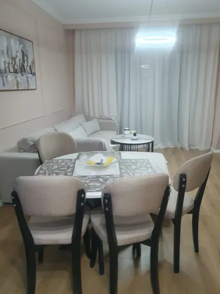 Tirane, jepet me qera apartament 2+1+Ballkon Kati 4, 98 m² 650 € (Vila L,Bulevard Kashar)