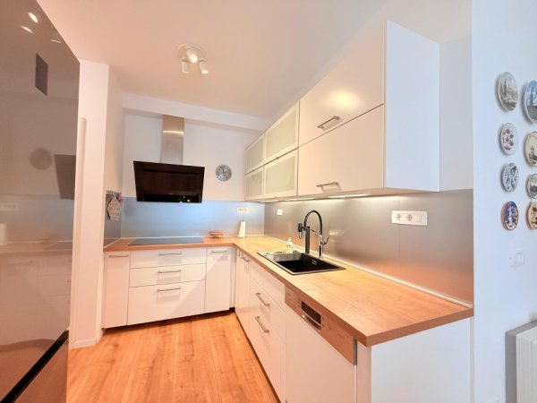 Tirane, jepet me qera apartament 2+1 Kati 2, 80 m² 900 € (Park Life, Liqeni i Thatë)