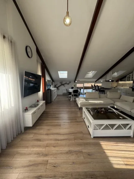 Tirane, jepet me qera apartament+verande | Penthouse 2 Katshe Kati 1, 250 m² 2.200 € (Secret Garden-Penthouse,TEG)