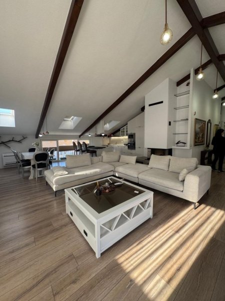 Tirane, jepet me qera apartament+verande | Penthouse 2 Katshe Kati 1, 250 m² 2.200 € (Secret Garden-Penthouse,TEG)