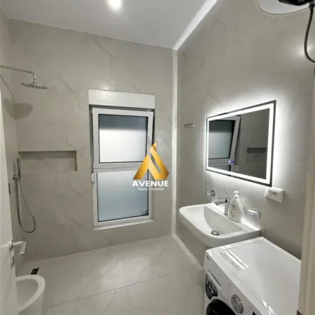 Tirane, jepet me qera apartament 1+1+Ballkon Kati 7, 68 m² 500 € (pasho hysa)