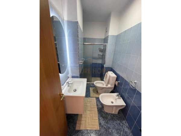 Tirane, shitet apartament 1+1+Ballkon Kati 8, 63 m² 109.000 € (Unaza e re)