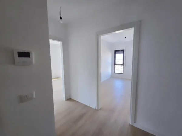 Tirane, shitet apartament 3+1 , 123 m² 355.000 € (prane stadiumit dinamo ne fiilim te komunes parisit)