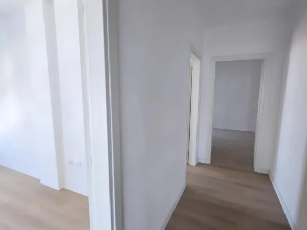 Tirane, shitet apartament 3+1 , 123 m² 355.000 € (prane stadiumit dinamo ne fiilim te komunes parisit)