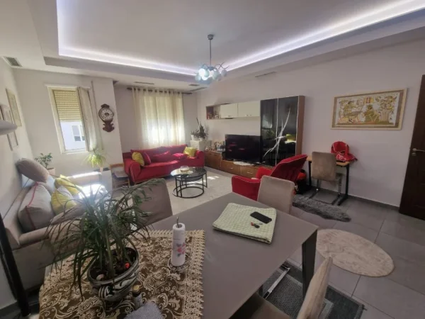 Tirane, shitet apartament 3+1 Kati 6, 134 m² 147.500 € (Fresk)