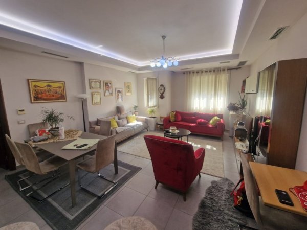 Tirane, shitet apartament 3+1 Kati 6, 134 m² 147.500 € (Fresk)