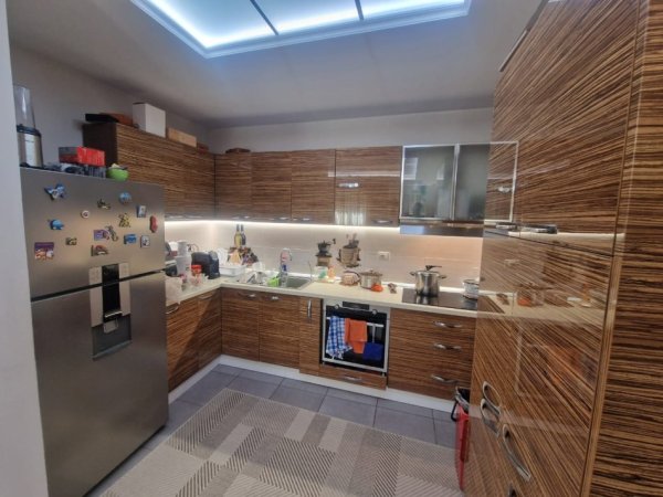 Tirane, shitet apartament 3+1 Kati 6, 134 m² 147.500 € (Fresk)