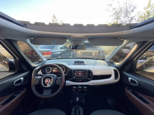 Tirane, shes makine Fiat 500 L Benzin, e bardhë automatik Klima 151.000 km 7.200 €