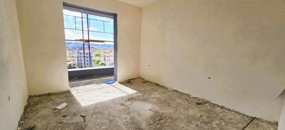 Tirane, shitet apartament 1+1 Kati 5, 78 m² 85.500 € (PASKUQAN)