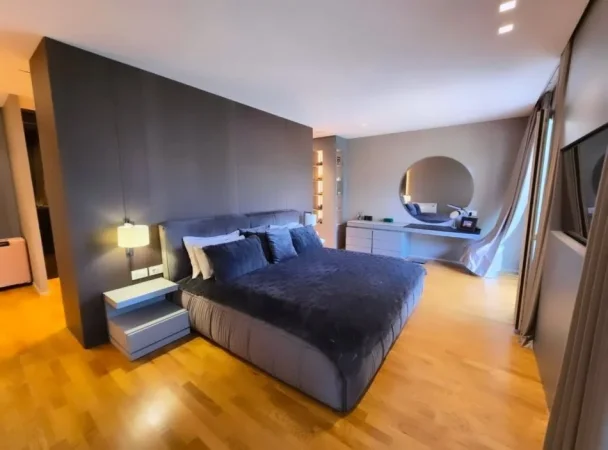 Tirane, shitet apartament , 600 m² (liqeni)