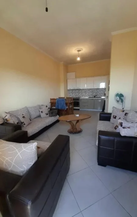 Tirane, jepet me qera apartament 2+1+Ballkon Kati 8, 90 m² 500 € (Astir prane strasbourg bar)