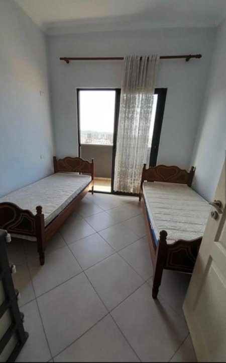 Tirane, jepet me qera apartament 2+1+Ballkon Kati 8, 90 m² 500 € (Astir prane strasbourg bar)