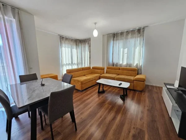 Tirane, jepet me qera apartament 2+1+Ballkon Kati 2, 112 m² 670 € (Eglo)