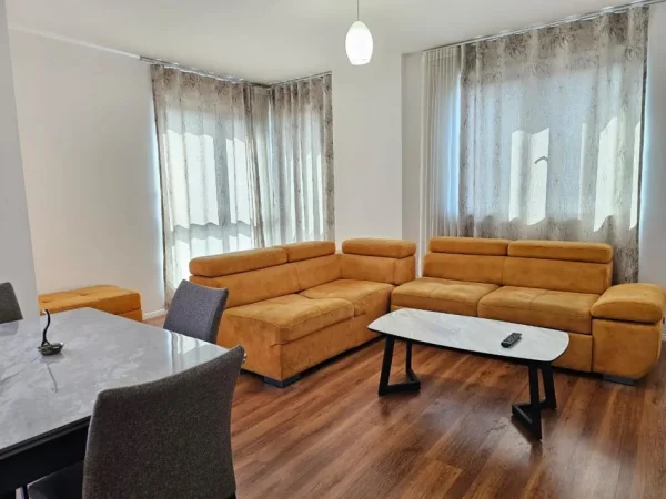 Tirane, jepet me qera apartament 2+1+Ballkon Kati 2, 112 m² 670 € (Eglo)
