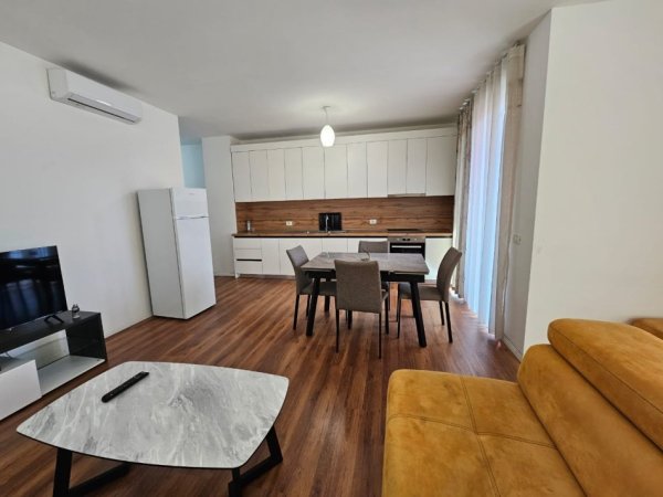 Tirane, jepet me qera apartament 2+1+Ballkon Kati 2, 112 m² 670 € (Eglo)