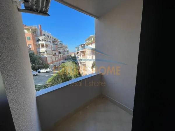Tirane, jap me qera apartament 2+1+Ballkon Kati 2, 98 m² 800 € (KODRA E DIELLIT)