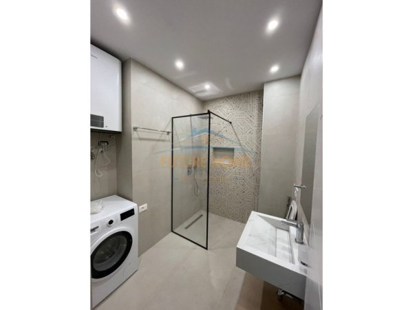 Tirane, jap me qera apartament 2+1+Ballkon Kati 2, 98 m² 800 € (KODRA E DIELLIT)