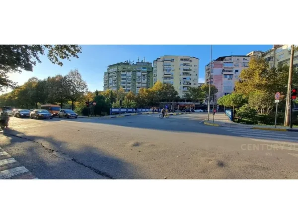 Tirane, shitet ambjent biznesi Kati 1, 278 m² 525.000 € (Ministria e jashtms)