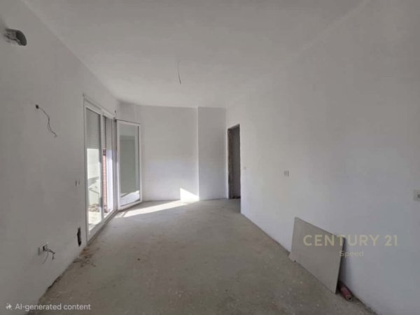 Tirane, jepet me qera zyre Kati 2, 136 m² 1.200 € (Pazari i Ri)